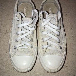 ALL WHITE CONVERSE SNEAKERS